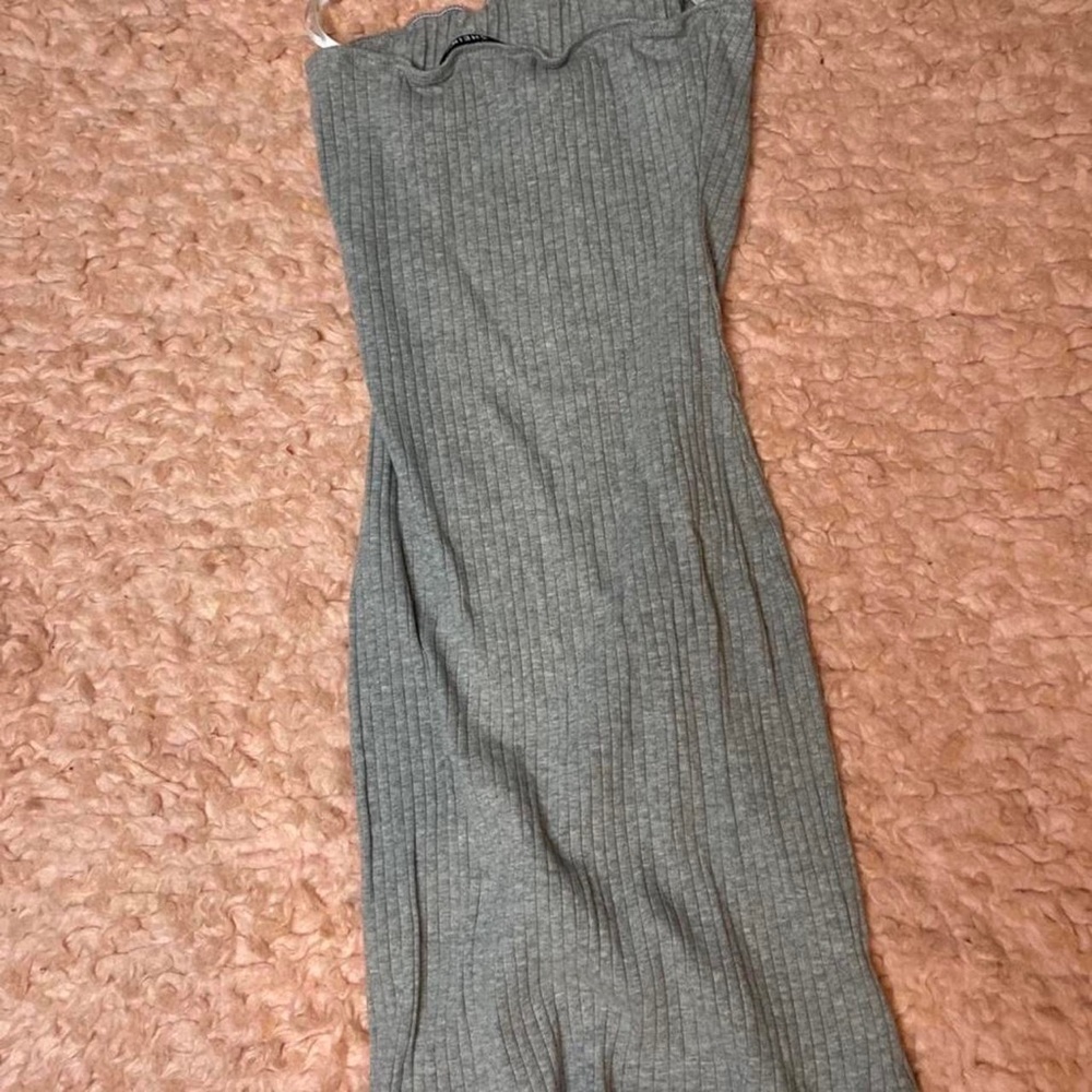 Grey strapless dress